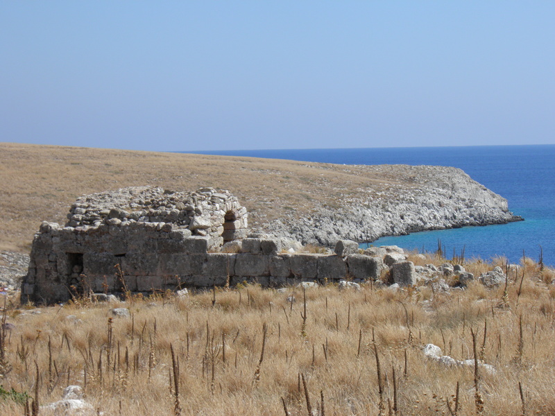 Ακρωτήριο Ταίναρο : Το βυζαντινό ξωκλήσι των Αγίων Ασωμάτων που «πατά» πάνω στην πύλη του Άδη